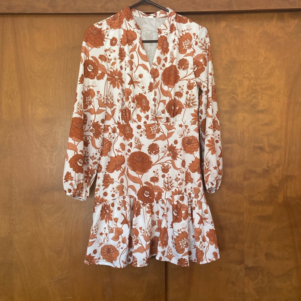 Cute Fall Dress 🤍